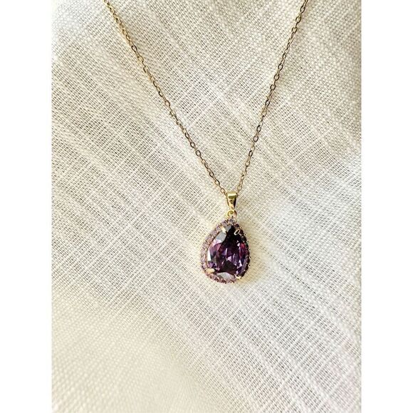 Plum color purple tear drop pendant cubic zirconia necklace - Picture 2 of 3